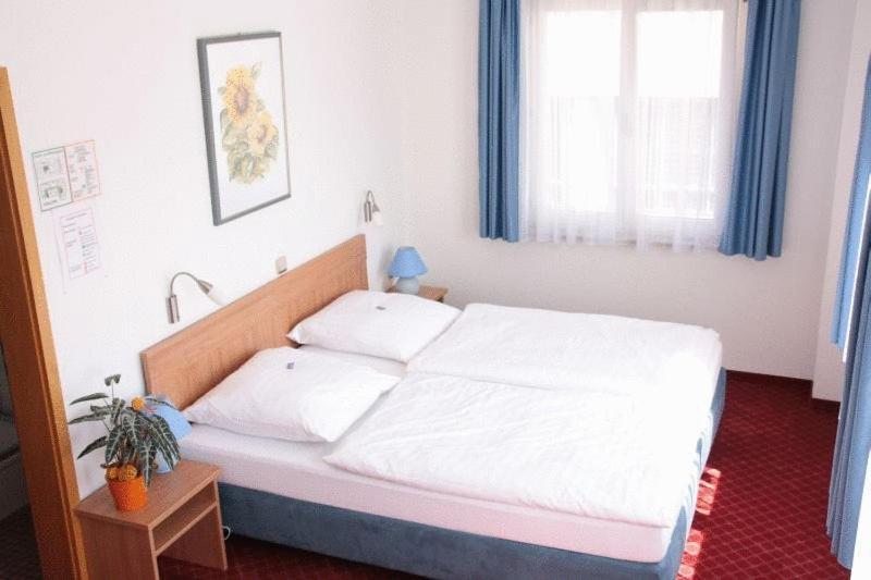 Hotel Schillerplatz Oehringen Ngoại thất bức ảnh